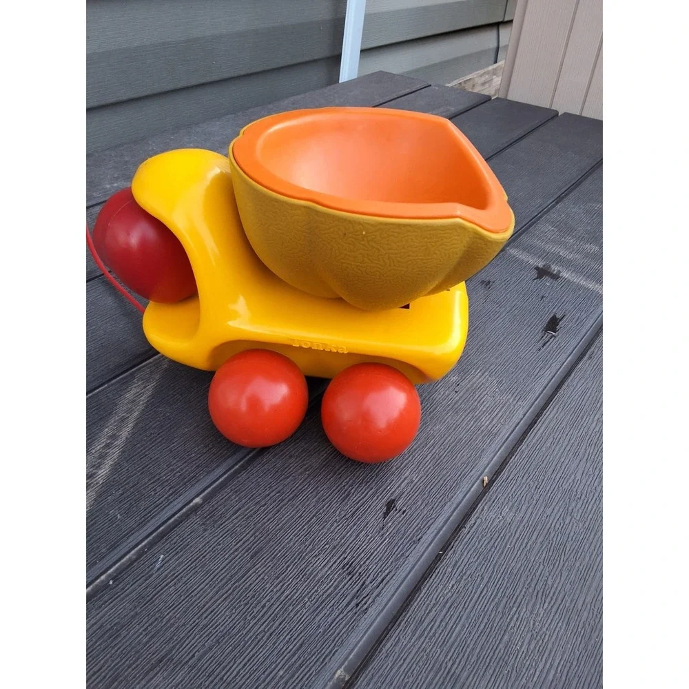 Vintage Tonka Toddler Pull-Along Dump Truck Toy Known As‎ 